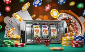 Người dùng Việt Nam chơi Live Casino taixiu trên điện thoại di động buổi tối